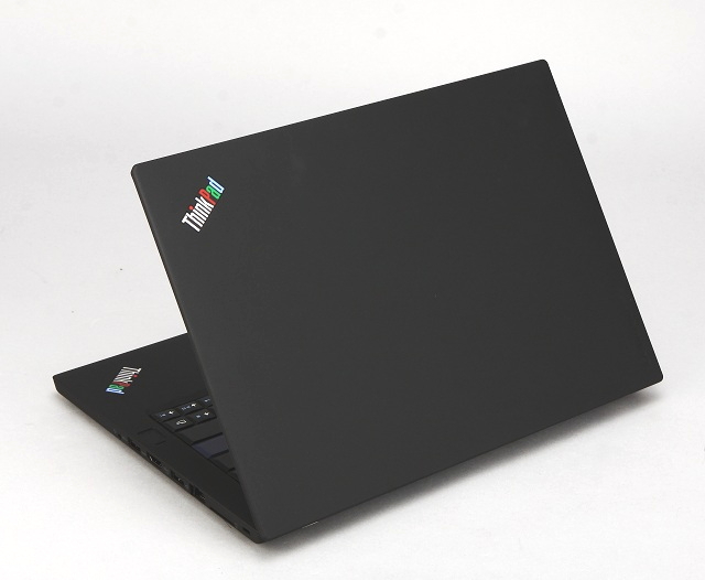 Lenovo ThinkPad 25 評測：復刻經典小黑，結合主流商務筆電特色