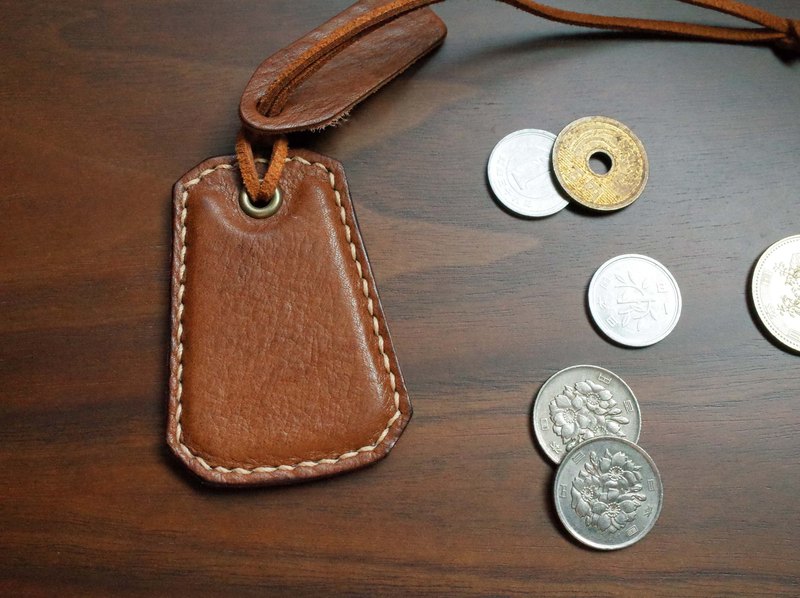 【商品規格】 ・品名：IPPI－悠遊卡/一卡通/iCASH /星巴克隨行卡 晶片 ・尺寸：約5x7x0.4cm ・顏色：咖啡色 ・材質：牛皮