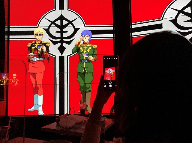 ガルマ少佐主催の宴会で ジークジオン を叫ぶ 新生ガンダムカフェの 暁の決起集会 潜入レポ Dime