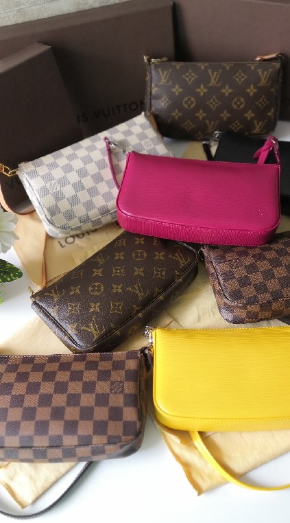 กระเป๋ามือ 2 ❤️ LV USED BY KC