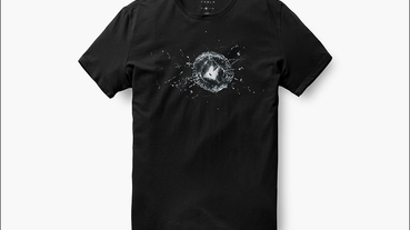 特斯拉 以 Tesla Cubertruck 發表會的意外插曲為靈感，推出被鋼球擊碎玻璃的 T-Shirt
