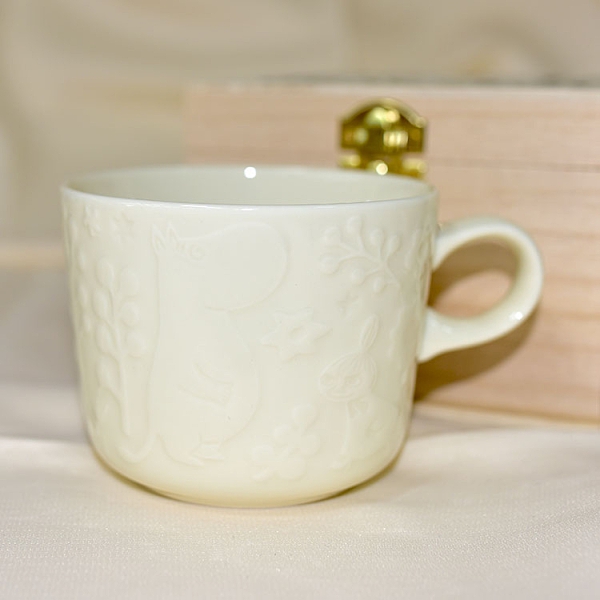 MOOMIN 嚕嚕米 浮雕磁器馬克杯 鏤空花紋木盒 正版 日本製 380ml 小不點亞美 斯那夫金