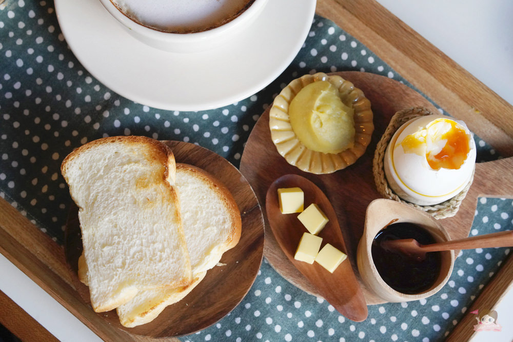 弘大&延南洞咖啡 MOMENT COFFEE (모멘트카페)，美味吐司自己烤，日系雜貨文青風、韓式網美咖啡店