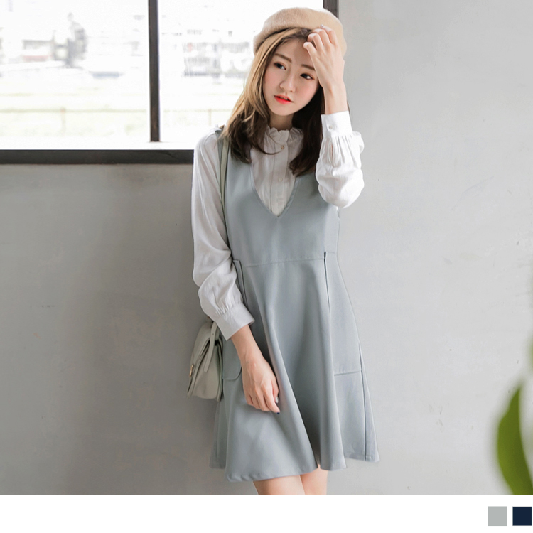 素色V領金釦造型雙口袋設計後拉鍊背心洋裝．2色