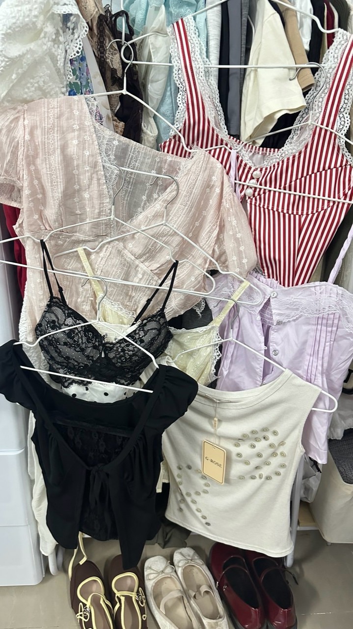 เสื้อผ้าของชั้น