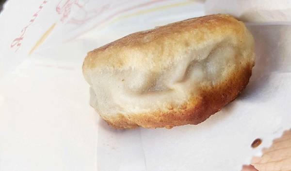【台北美食】利隆餅店-隱藏在東門市場裡旁邊巷弄的爆人氣餡餅店