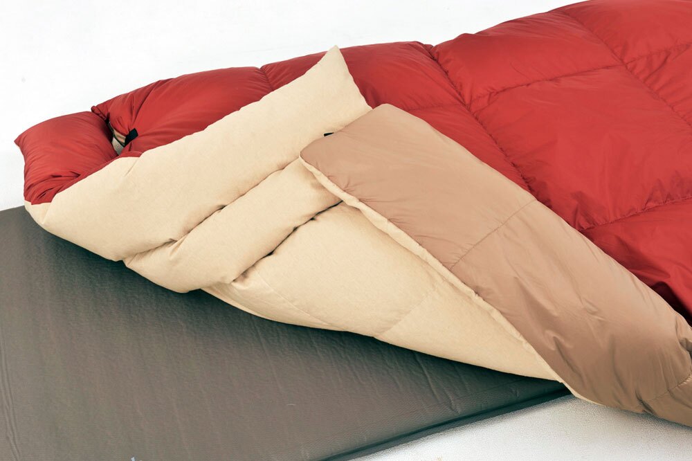 更勝睡袋一籌的舒適性。 從露營=睡袋的既有觀念中跳脫，體驗享受家用羽絨被等級的舒適感。