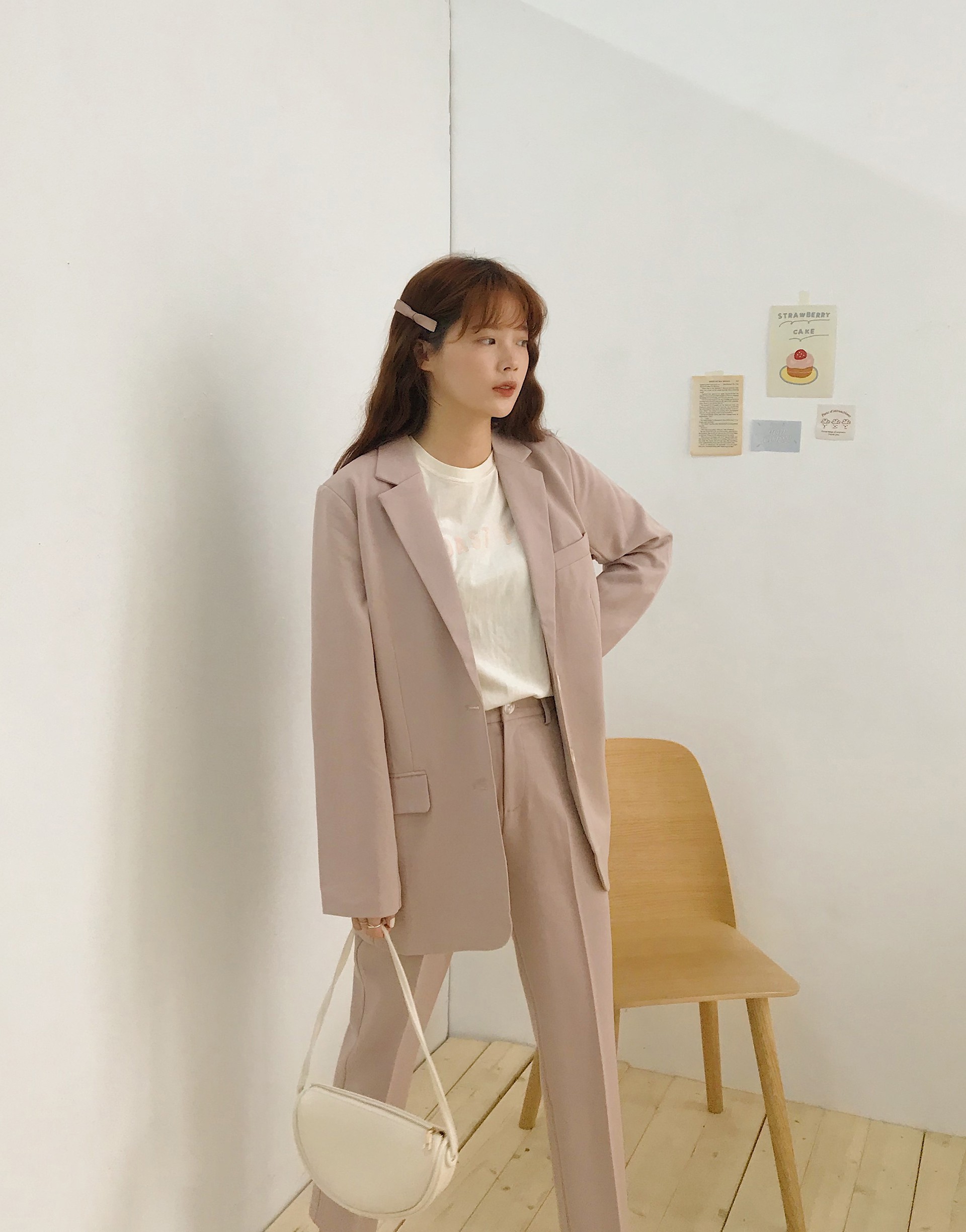 舒適質感面料/附有內裡/有薄墊肩/兩側開真口袋