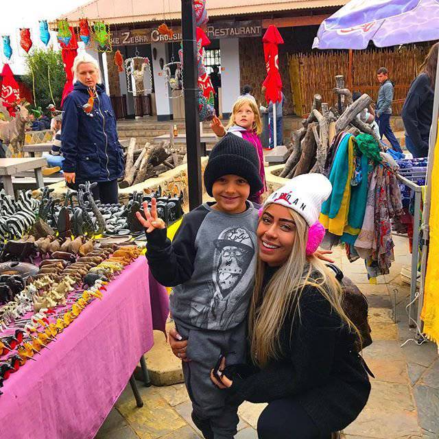 Liburan Menakjubkan Neymar dan Keluarga di Alam Liar Afrika