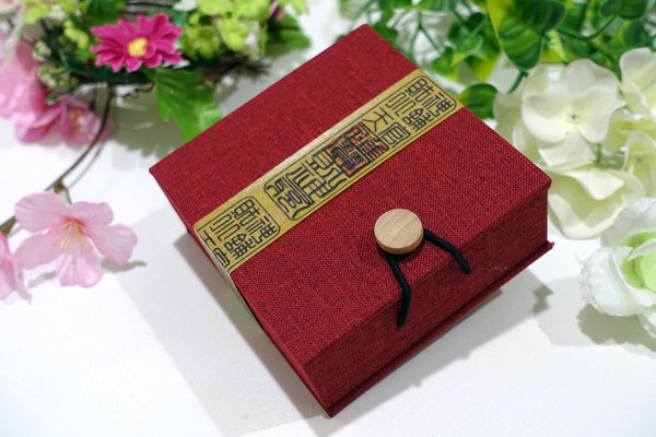 時尚好看的開運手鍊-財神小舖天然紅榴石好事發生手鍊，不俗氣的開運小物，可以當項鍊及纏繞手鍊的好看開運飾品