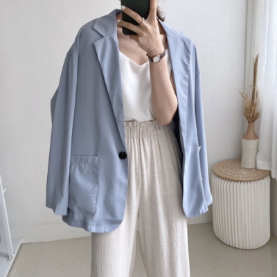 La Belleza素色翻領雙口袋單釦滑料絲棉薄款西裝外套
