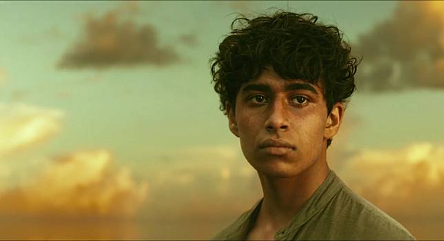 Ingat Pemeran Utama Film "Life of Pi"? Sekarang Makin Ganteng!