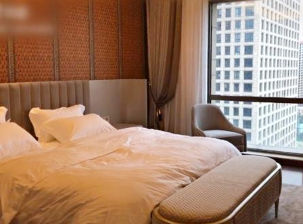 右滑看女星豪宅>>>