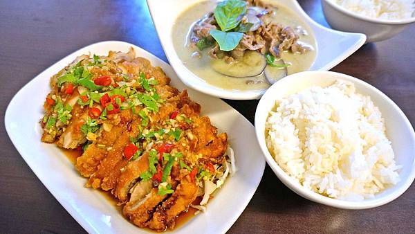 【三重美食】金泰泰式料理-CP值超高的美味泰式料理 【三重美食】金泰泰式料理-CP值超高的美味泰式料理