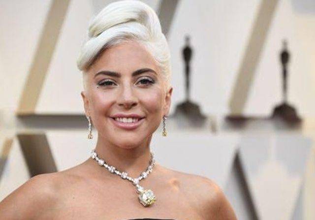 Punya Pacar Baru, Lady Gaga Sedang Dimabuk Cinta