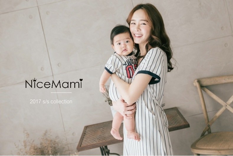 漂亮小媽咪 哺乳裙 【BFC3307GU】 運動風 條紋 短袖 孕婦 親子裝 純棉 哺乳衣 AWAKE07