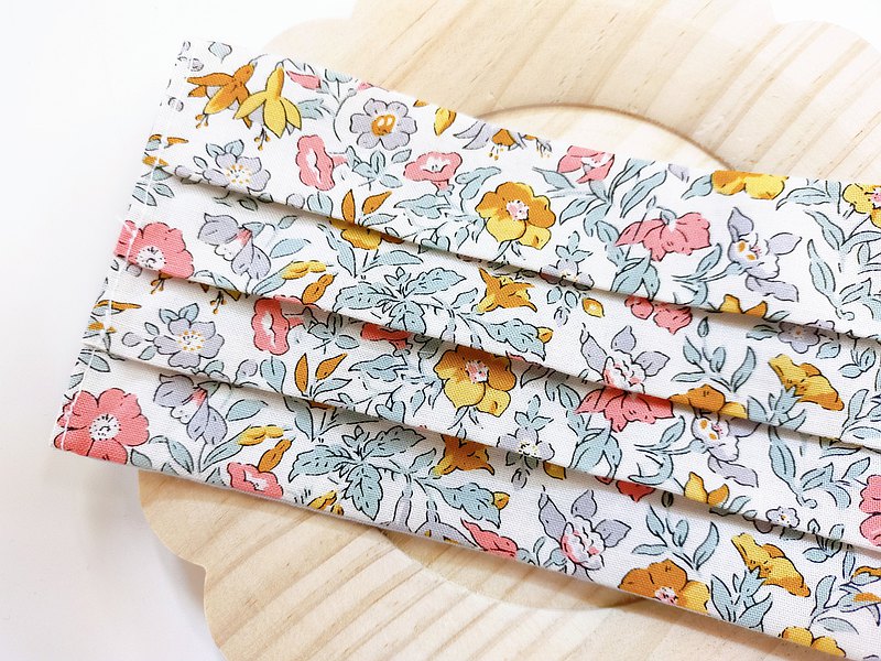 CHILDHOOD 手作自有品牌??? 選用英國Liberty印花棉布製作 ✨全設計手工製作✨