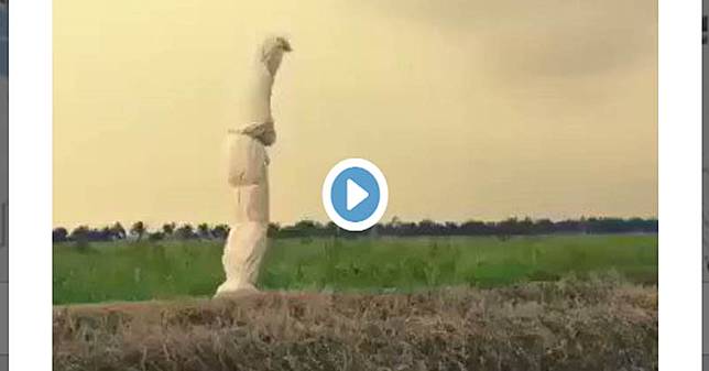 Ada Pocong di Siang Bolong, Malah Bikin Ngakak