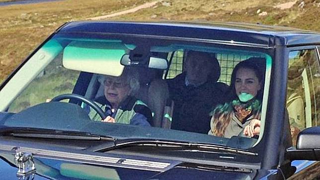 Tak Pakai Sabuk Pengaman, Ratu Elizabeth Dilaporkan Polisi