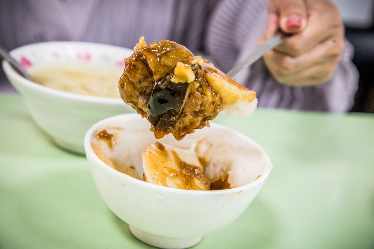 通通50元內爽吃！彰化６高CP值銅板美食：市場老店肉圓、80年蚵仔麵、焢肉飯