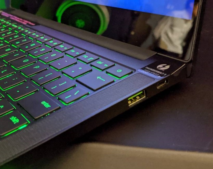 Razer Blade Stealth 13 全球最最輕薄電競筆電登台，同步展示 Viper 電競滑鼠、Huntsman TE 電競鍵盤