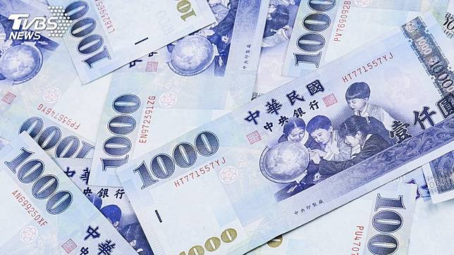 不少人會利用買儲蓄險的方式來存錢。(示意圖／TVBS)