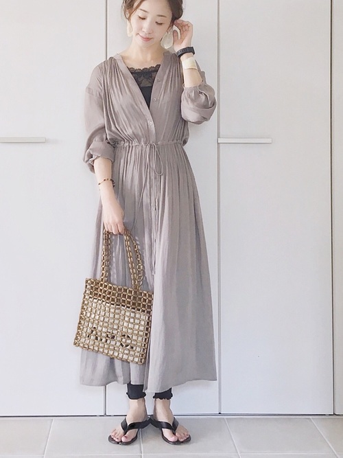 UNIQLO V領前釦式洋裝內搭黑色蕾絲上衣