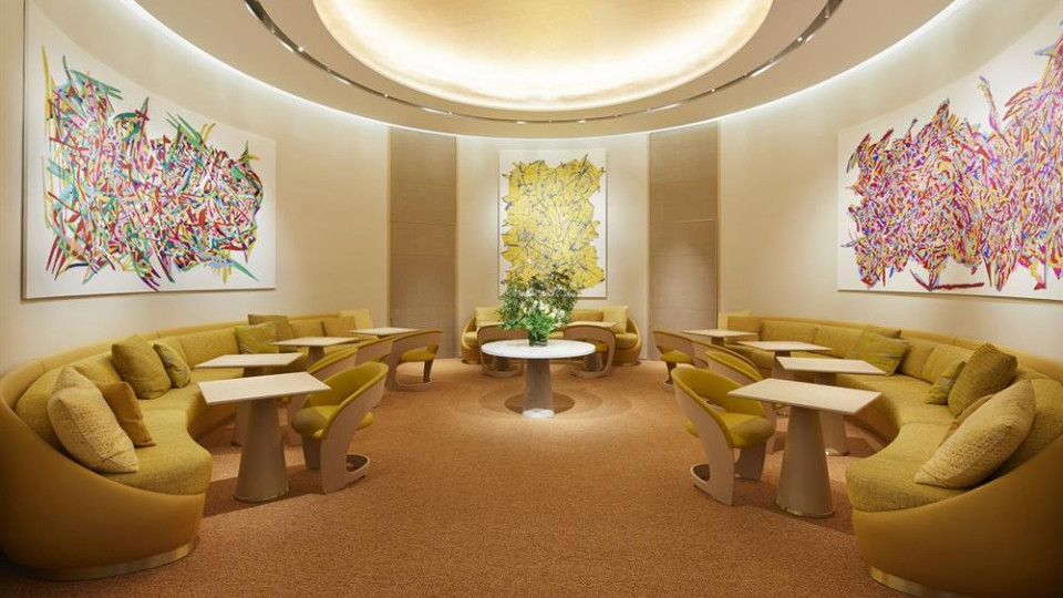全日本最大的Louis Vuitton旗鑑店即將開幕，還同步推出Le Café V！快右滑看更多介紹吧～
