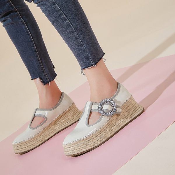 顏 色：銀色 乳白色 鞋面： 頭層牛皮 內裡：超纖 鞋底：牛筋大底 跟高：6cm