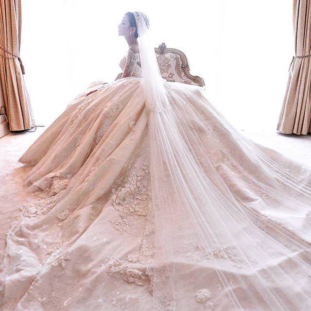 7 Gaun Pengantin Modern Artis Indonesia Elegan