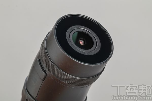 後鏡頭後鏡頭的規格與前鏡頭相同，均為Sony感光元件。