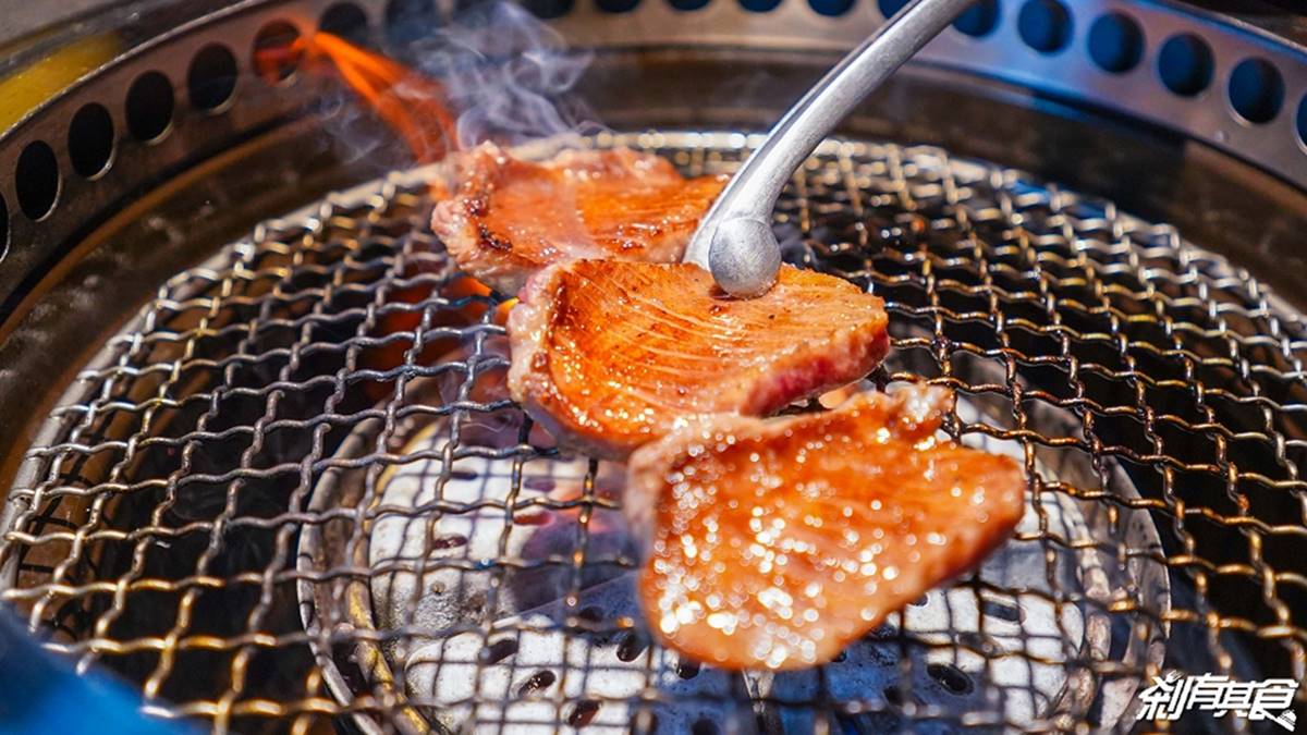 台中燒肉霸主PK！網評4.5以上最強10家：生魚片吃到飽、399元和牛、30公分牛舌