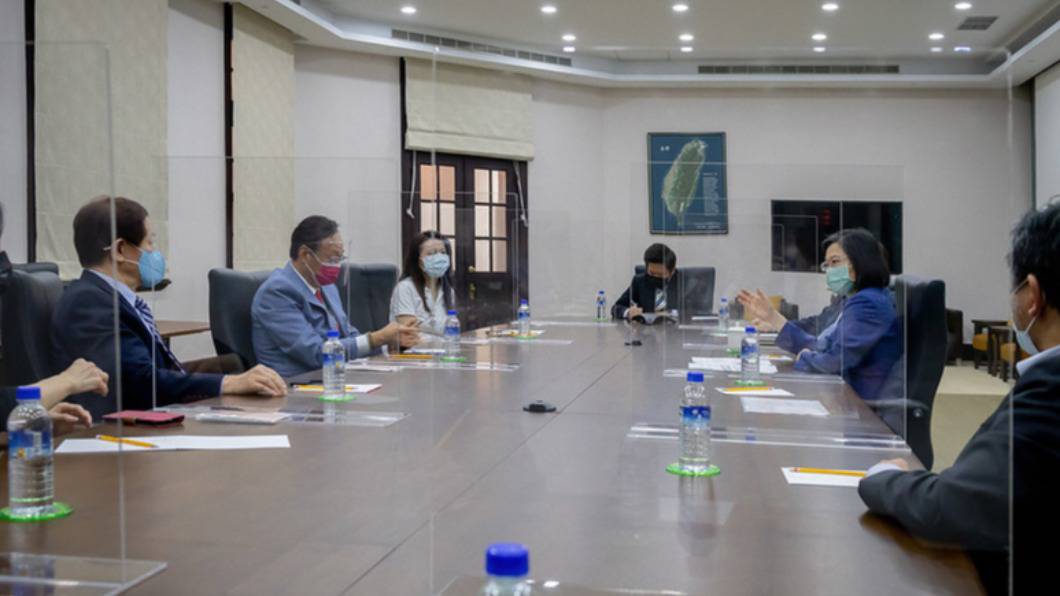 Re: [請益] 有人現在敢說自己反對民進黨嗎？