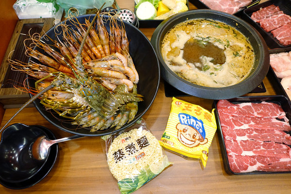 松江南京站聚餐火鍋吃到飽-嗨蝦蝦三杯醉蝦石頭鍋，台北中山區生日聚餐、謝師宴、尾牙平價火鍋吃到飽，天使紅蝦、啤酒、Prime等級牛肉吃到飽