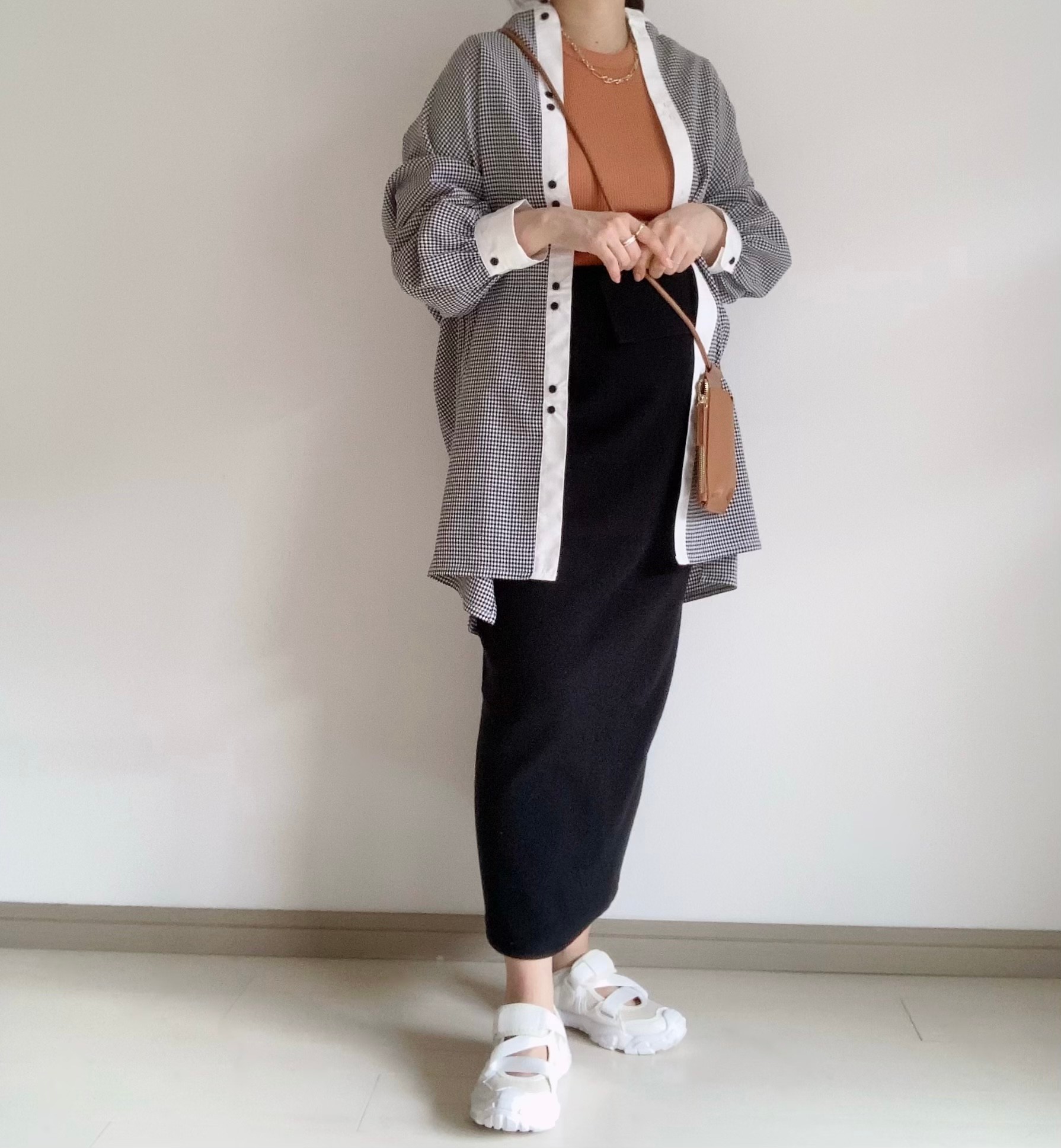 一癖あってオシャレ しまむら の ギンガムチェックシャツ で大人かわいいコーデ集 コーデスナップニュース
