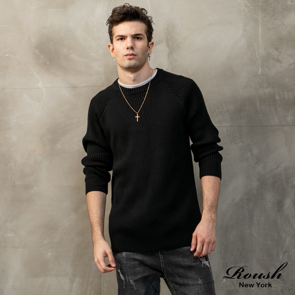 Color : 黑 / 深藍Size : S / M / L / XL高磅數質料 針數更厚 更加保暖 運用立體坑條設計 穿起來更加立體 純色圓領針織 強調美式簡約風 既不會單調又不失流行感 輕輕鬆鬆展