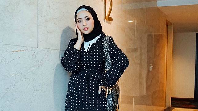 5 Gaya Trendi Rachel Vennya Dengan Hijab Super Stylish Orami Magazine Line Today