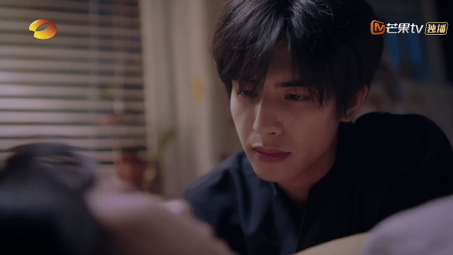 《以家人之名》尖尖&凌霄的爆甜名場面4：凌霄偷親李尖尖