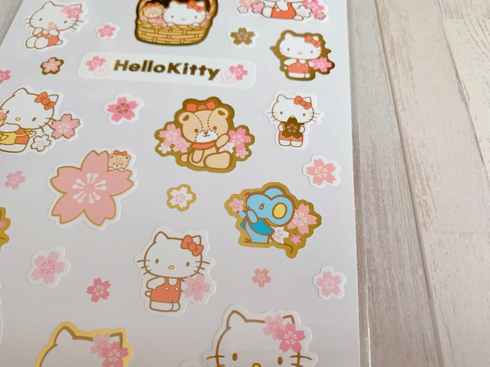 キャンドゥ サンリオの桜シールが激カワ 全部100円は買うしか
