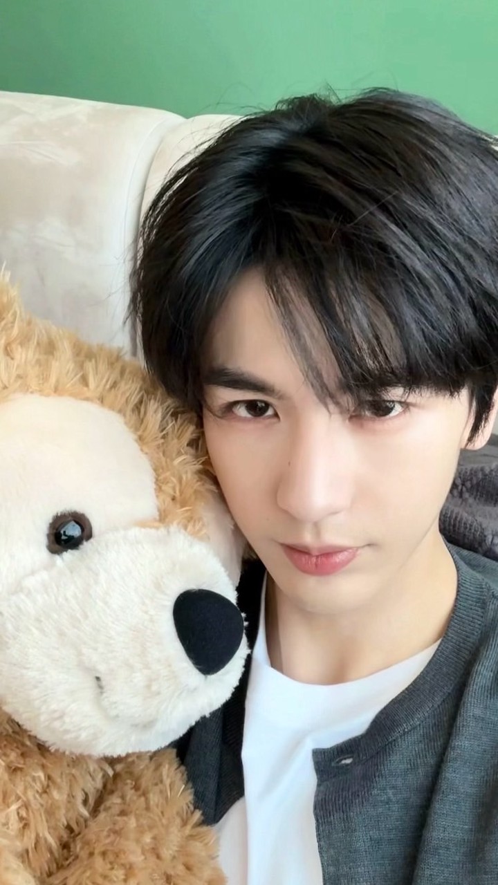 張凌赫生日應援♡