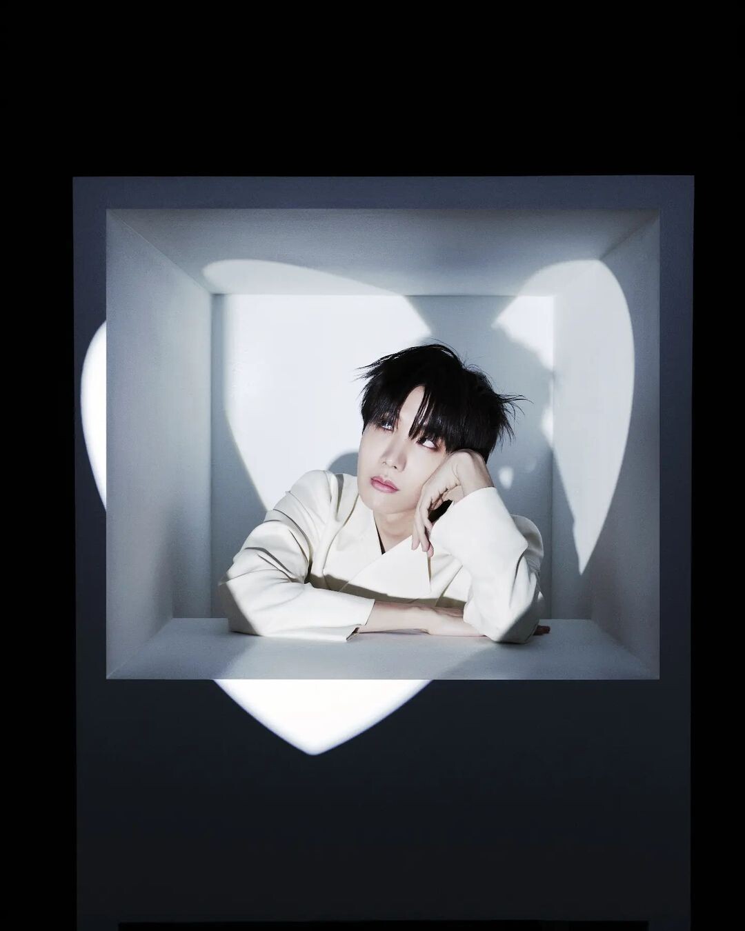 志效、J-Hope、Somi 出擊！2023年kpop八月回歸總整理！八月成Solo大戰期待值破表！