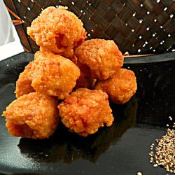 ◎一口骰子迷你雞塊,簡單烹調好上手,鮮嫩多汁讓你忍不住一口接一口|◎|◎品牌:好神種類:炸物/烤物風味:日式口味:不辣主要食材:雞肉保存方式:冷凍-18℃以下份數/規格:500g+-10%/包,共6包