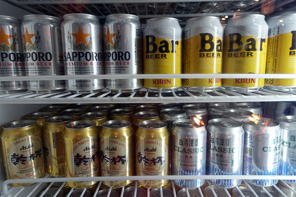 台北聚餐火鍋吃到飽-嗨蝦蝦百匯鍋物吃到飽，罐裝啤酒喝到飽，單點級水準火鍋吃到飽，頂級和牛、生蠔、盒裝冰品吃到飽