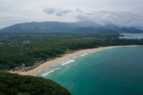 Sekeping Surga Di Pantai Momong Aceh Besar