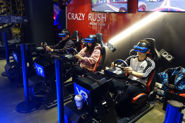  bagrun防水背包，bagrun台北西門町VAR LIVE旗艦店開幕，貝格朗都會玩家軍事風格後背包，好用多功能後背包，機能後背包推薦，貝格朗機能後背包