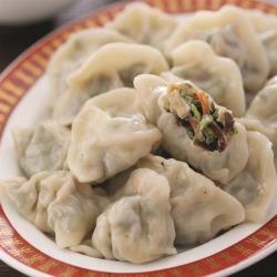◎內餡採用多達9種蔬食食材一口咬下，蔬菜的清脆鮮甜口感撲鼻而來，冬粉使用純綠豆澱粉製成的粉絲，口感不軟爛，不含加工素料|◎|◎品牌:永豐餘生技種類:人氣小吃風味:台式口味:不辣主要食材:多重組合葷/素