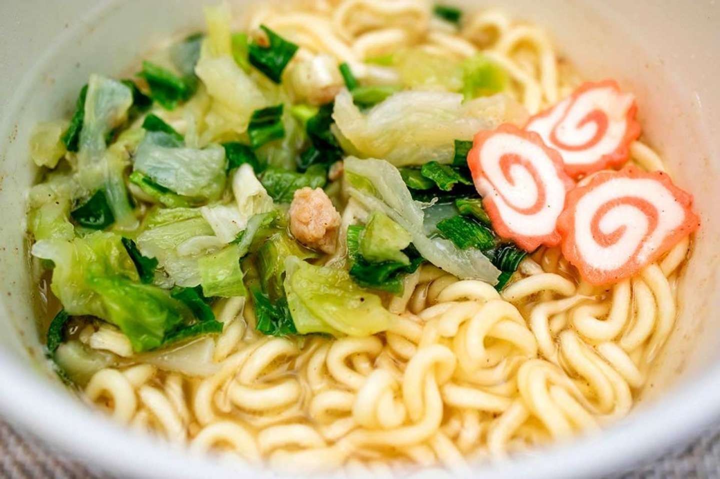 北海道が誇る「泣けるカップ麺」 セコマ「山わさび」焼そば＆ラーメンの刺激的すぎる魅力（Jタウンネット）