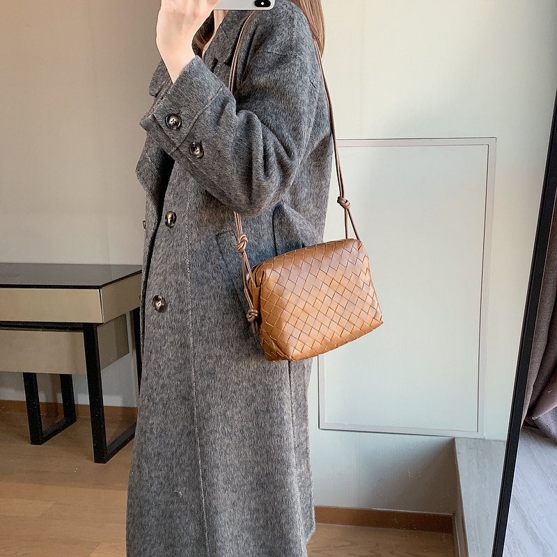 羊皮編織圓弧可愛便當包【焦糖色】