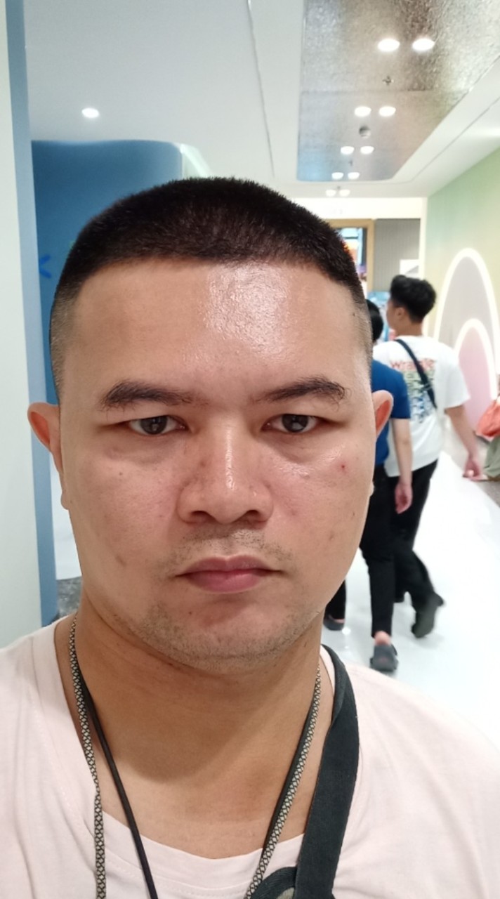 กอล์ฟ  ศราวุธ