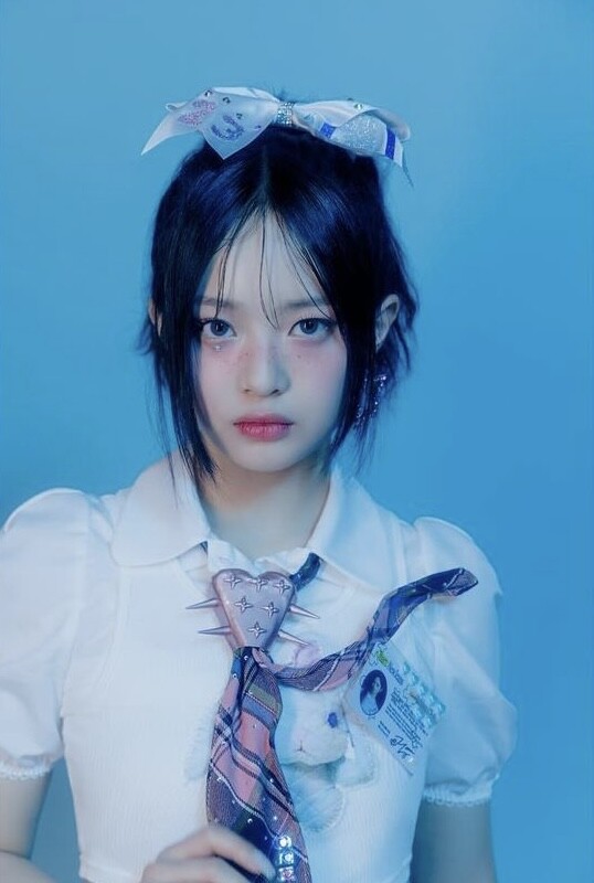 NewJeans登美國跨年特別節目！Y2K個性少女VS美式校園甜妹妝造超強，這款髮飾太酷啦！